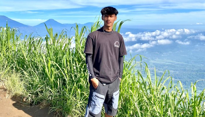 Belajar Demokrasi dari Pengalaman Sehari-hari