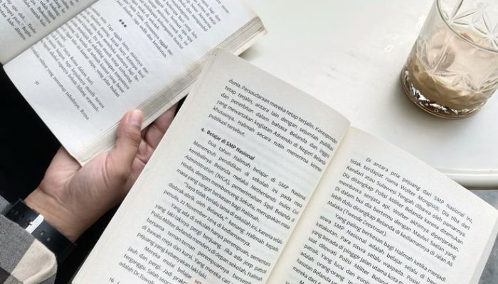 Menuntut Ilmu