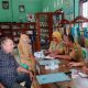 Meningkatkan Literasi Masyarakat melalui Ekoprint dan Batik Tulis