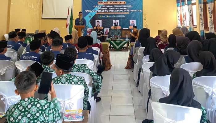 IHT Koding dan KA, SMP Mulia Randublatung Siap Cetak Generasi Qur’ani dan Melek Teknologi