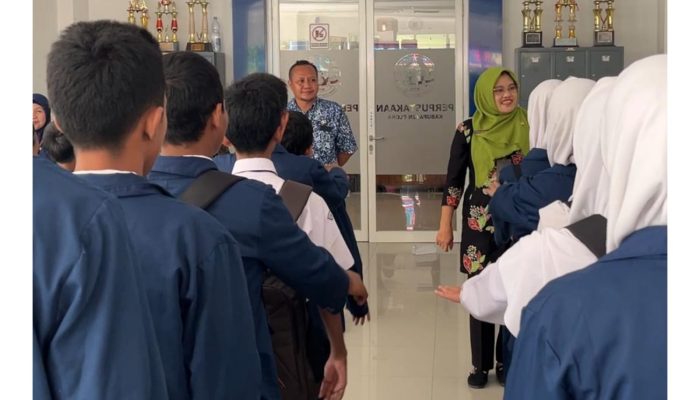 OSIS SMPN 1 Todanan Kunjungi DPK Blora, Bangkitkan Semangat Literasi Pelajar