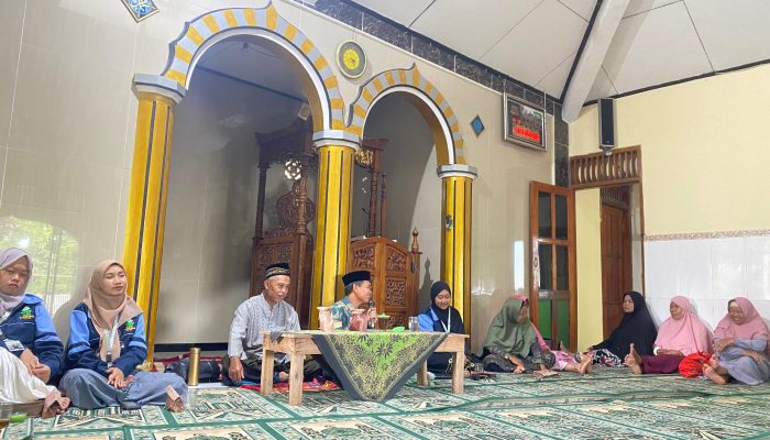 Sinergi Mahasiswi KKN UIN Walisongo dan Jamaah Masjid Nurul Iman: Hidupkan Semangat Keislaman Lewat Pengajian Rutin