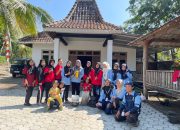 Wujudkan Lingkungan Sehat, KKN Walisongo MIT 121 Berkolaborasi dengan Ibu PKK Dusun Mesu Olah Sampah Jadi Pupuk