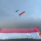 Merah Putih Membentang di Langit dan Air: Perayaan Unik HUT ke-80 RI di Situ Gintung