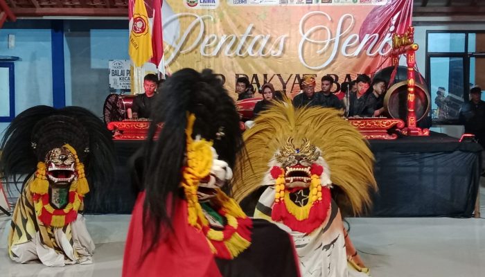 SMK Muhammadiyah 2 Cepu Tampilkan Seni Barong Mustiko Mudho di Pasar Rakyat Balun 2025