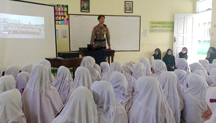 Edukasi Dini Bahaya Bullying: MIS AR-RAUDHOTUN NUR Garut Hadirkan Polda Jabar sebagai Pemateri