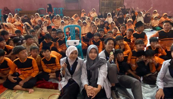 Mahasiswa KKN 11 Desa Kemloko Gelar Edukasi Sampah Plastik di SD Negeri 1 Kemloko