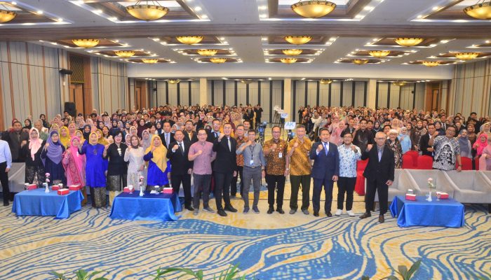 Wakil Wali Kota Semarang Menghadiri Pelepasan Wisudawan Jurusan Akuntansi Polines