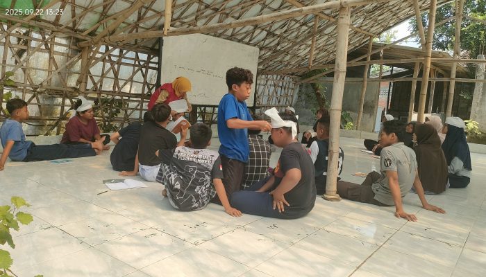 PMR Planet NUFO Latih Anggota Teknik Pembalutan Luka