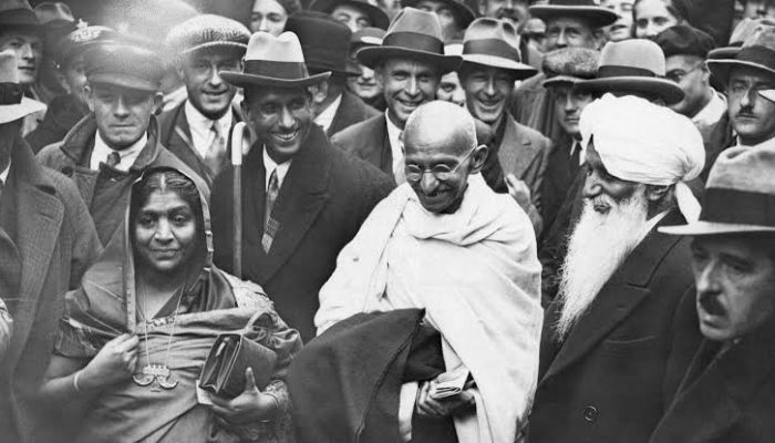 Belajar dari Gandhi: Melawan Tanpa Kekerasan