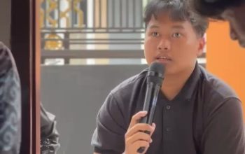 Literasi Kampus yang Hilang: Saat Handphone Mengambil Alih Peran Buku dan Diskusi