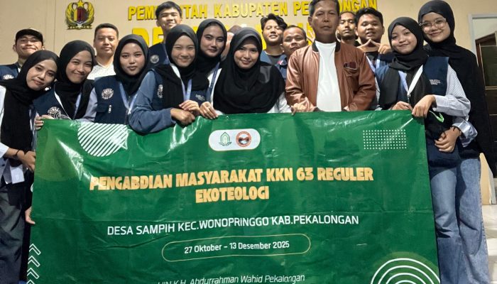 Penarikan Mahasiswa KKN UIN Gusdur Pekalongan dan Penayangan Video Profil KKN di Desa Sampih