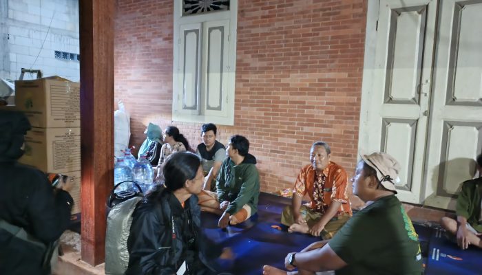 Kolaborasi HMI Pekalongan dengan DPRD Provinsi Jawa Tengah dalam Distribusi Bantuan Korban Bencana Banjir di Pekalongan