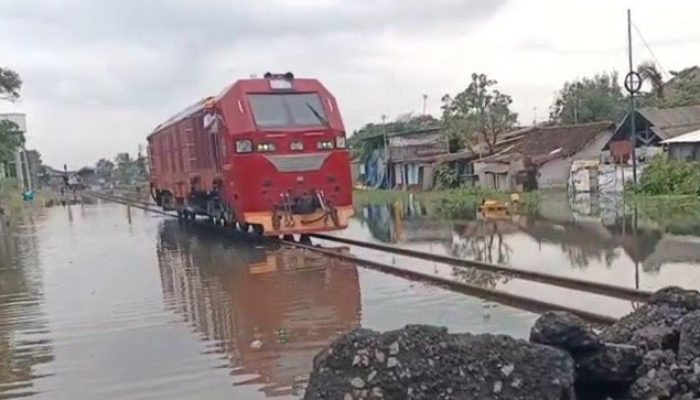 Pekalongan yang Kebanjiran, tapi Pemerintahnya yang Tenggelam!