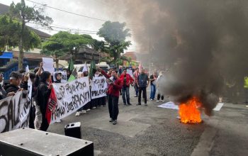 Setahun Memimpin, Wali Kota Salatiga Tersulut Emosi dan Tolak Tanda Tangan Pakta Rakyat