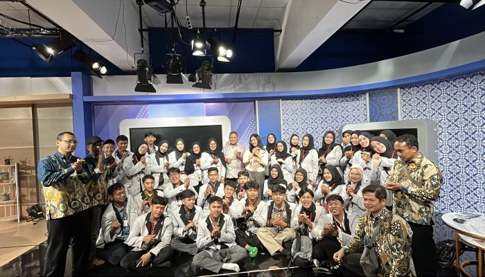 Pengalaman Mahasiswa KPI Menjelajahi Dunia Broadcasting dan Jurnalistik di TVRI Jateng