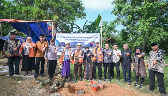 Menteri Mu’ti Kunjungi SDN Kajuanak 4, Kepsek: Seperti Mendapat Kado Indah