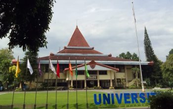 Jumat Tanpa Kampus: Efisien atau Justru Mengurangi Kehidupan Mahasiswa UNS?