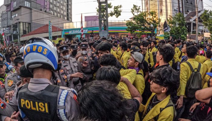 ALIANSI BEM SEMARANG RAYA MENDESAK UNTUK SEGERA MENUNTASKAN PERMSALAH REGIONAL HINGGA NASIONAL