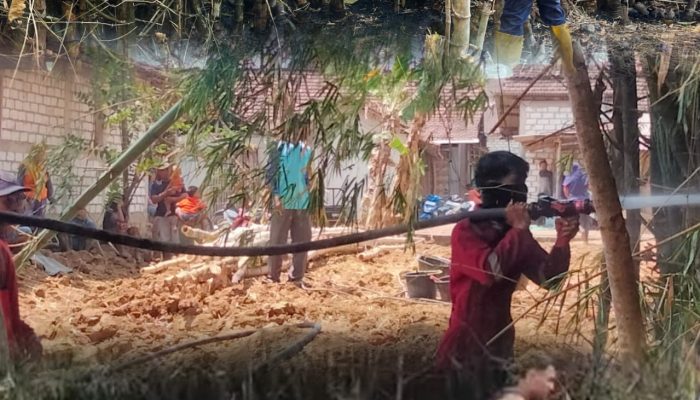 Dua Kebakaran Rumpun Bambu Terjadi di Dua Kecamatan di Rembang