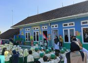 Menanamkan Nasionalisme Sejak Dini, RA Ar-Raudhotun Nur Gelar Pengibaran Bendera Merah Putih